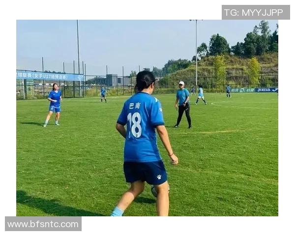 追逐梦想的脚步我立志成为足球场上的明星球员